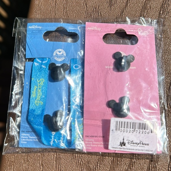 Disney Trading Pins 2018 Enchanted 10k Run Disney set of 2 NWT - Picture 2 of 7